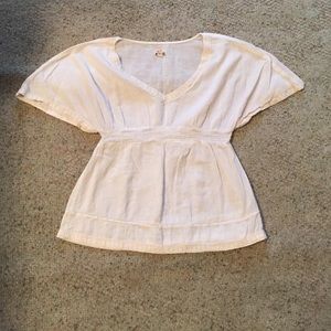 Mudd flowy v-neck top