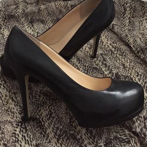 Marc Fisher Black leather platform pumps
