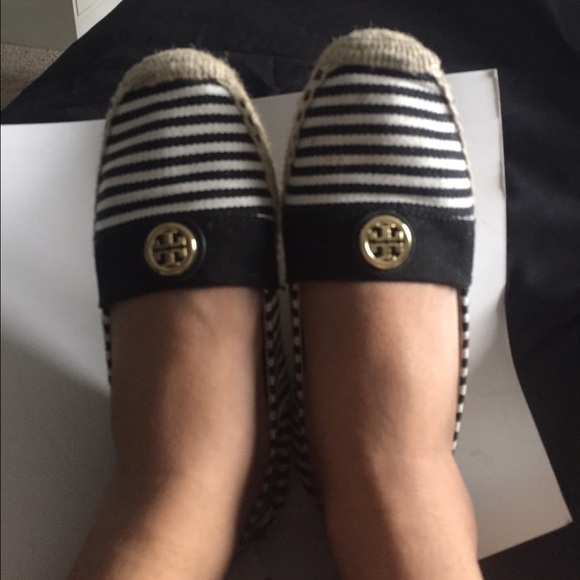 💰SOLD💰Tory burch Slip On Shoes - Picture 2 of 4