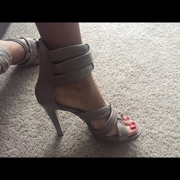 Paola Ferr Heel by Alba Moda - Picture 2 of 3