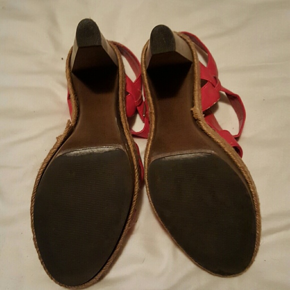 Dark coral strapped heels - Picture 2 of 2