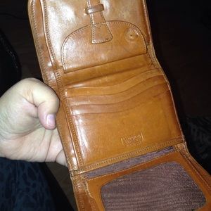 Dooney & Bourke wallet