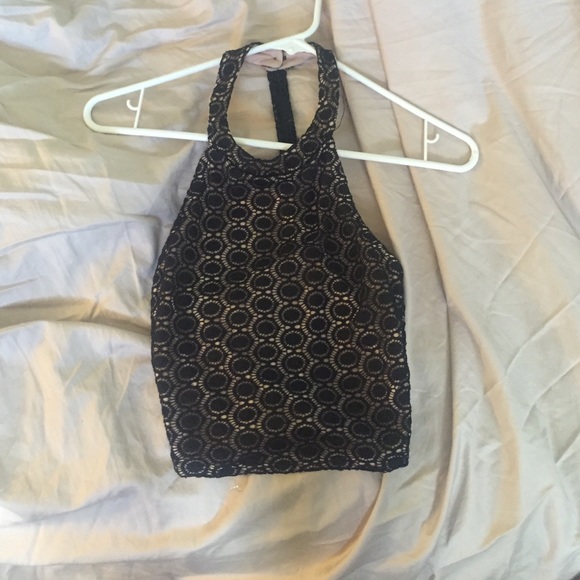 Open back lace crop top🌹