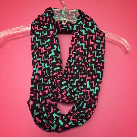 Infinity scarf in soft jersey knit