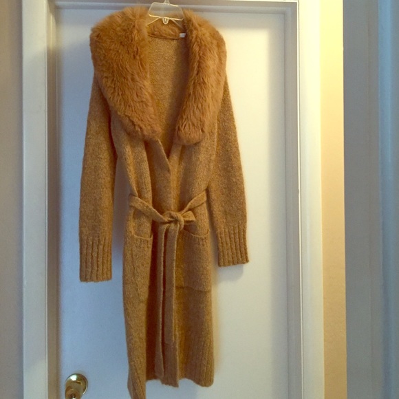 Tan long fur collar sweater