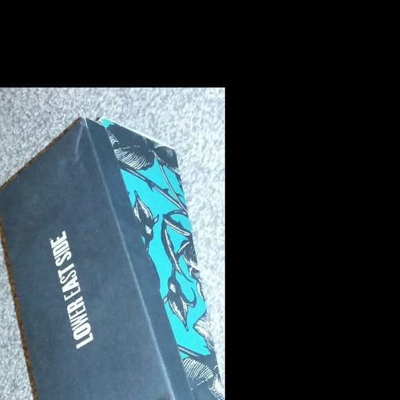 Flats - Picture 2 of 3