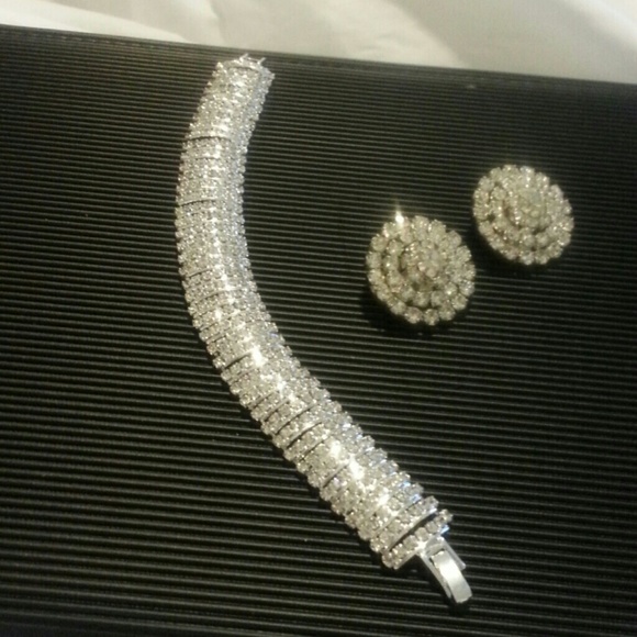 Rhinestone bracelet and earring set