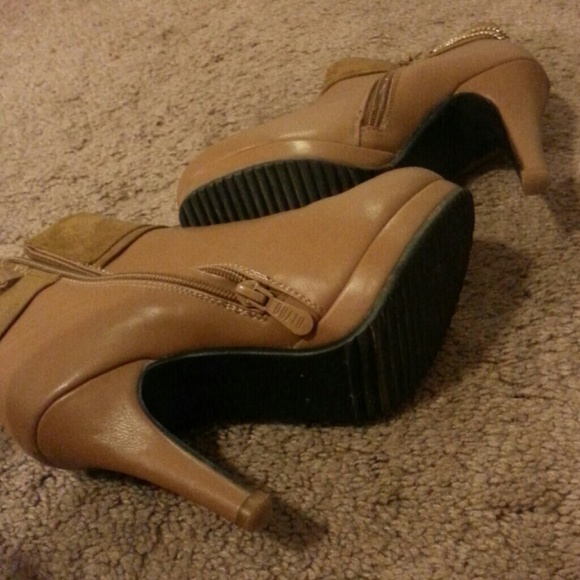 Shoes - Picture 4 of 4