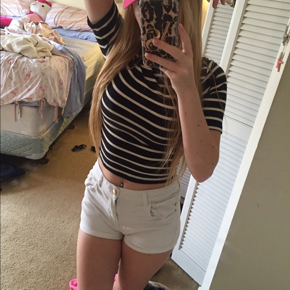 Crop top - Picture 2 of 2