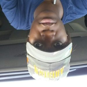 Meet your Posher, Latisha