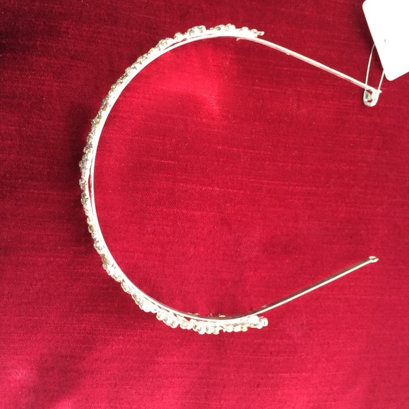 Silver Rhinestone flower tiara - Picture 4 of 4