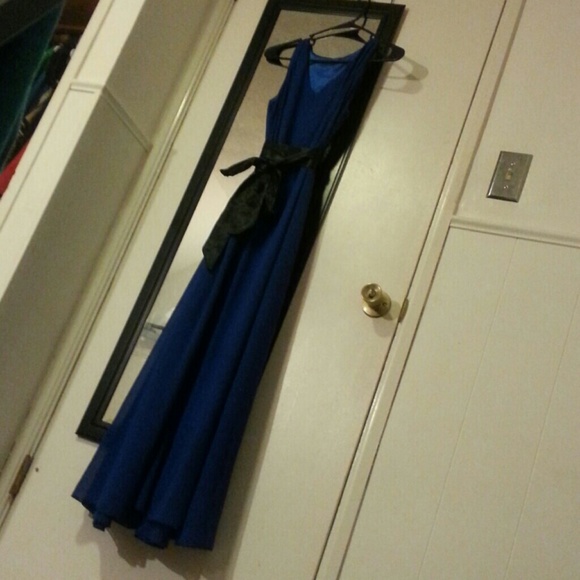 Dress - Picture 2 of 4