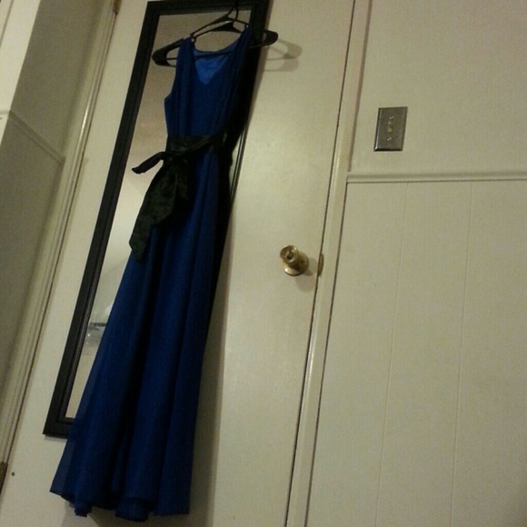 Dress - Picture 4 of 4