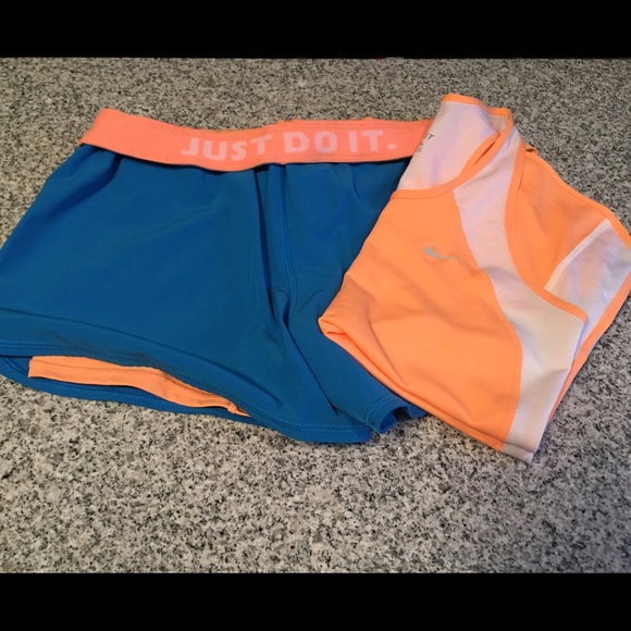 🎉SALE🎉 NWOT Nike workout set! - Picture 1 of 4