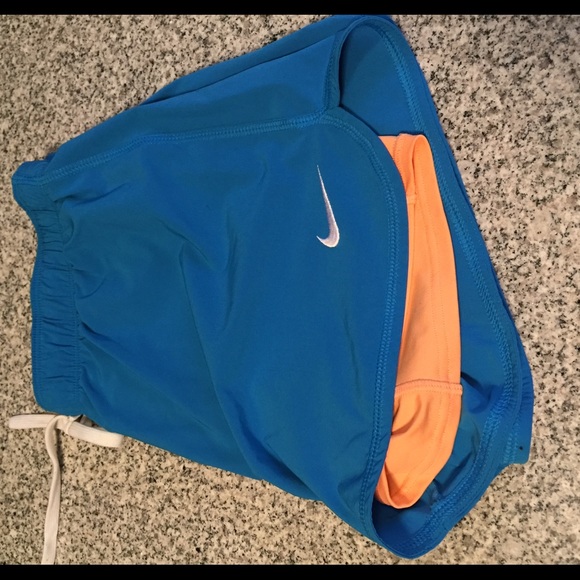🎉SALE🎉 NWOT Nike workout set! - Picture 3 of 4