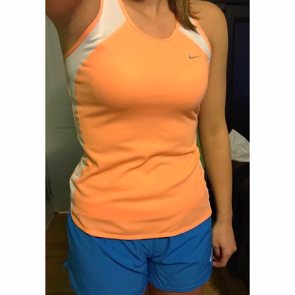 🎉SALE🎉 NWOT Nike workout set! - Picture 4 of 4