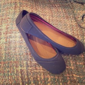 Shoes of soul size 8 gray cloth flats