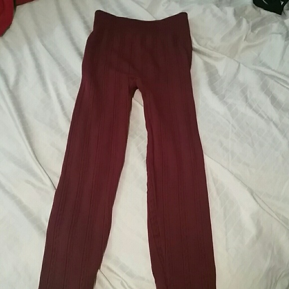 Maroon leggings