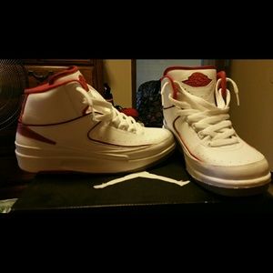 New Jordan's 2 retro