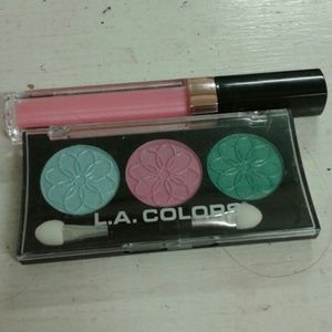 Eyeshadow Palette in "Water Lily"