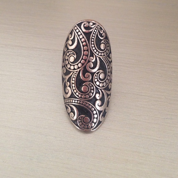 Long oval paisley print ring