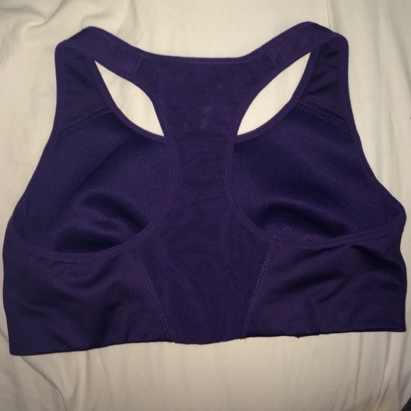 Nike Dri-fit sports bra - Picture 2 of 3
