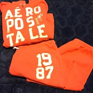 XL Aero Sweatshirt and Sweatpants $35😀