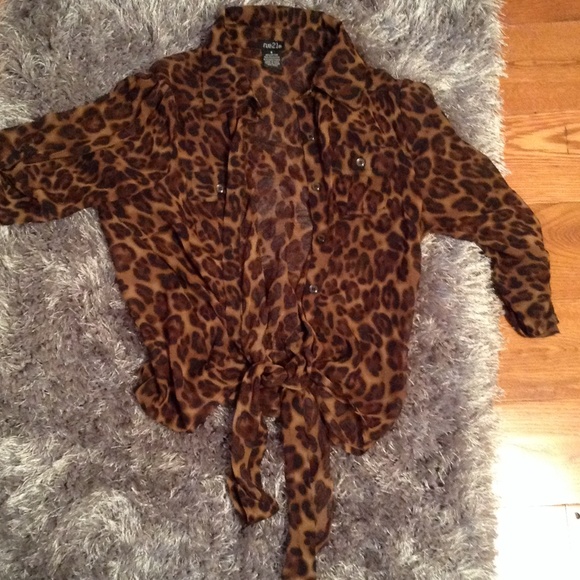 Leopard print top