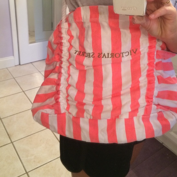 Victoria's Secret beach bag - Picture 3 of 3