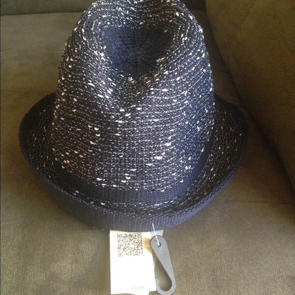 Collection eighteen hat