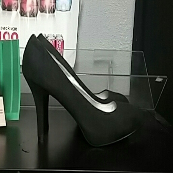 Fioni black pumps size 9