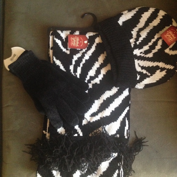 Hat, scarf and gloves