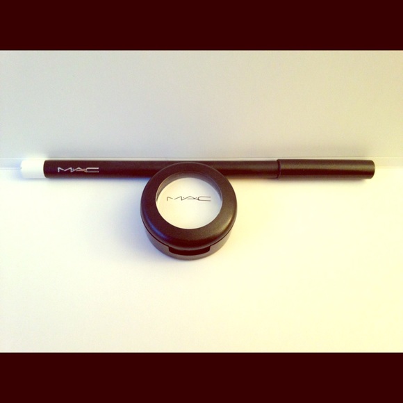 M.A.C. Eyeshadow (Gesso) & Eyeliner (Fascinating)