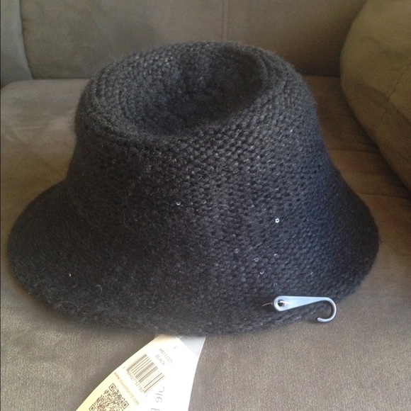 Black collection eighteen hat