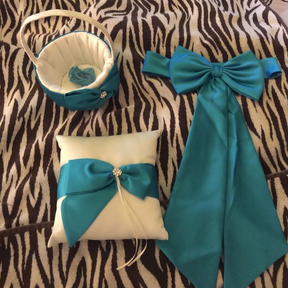 David's Bridal accessories