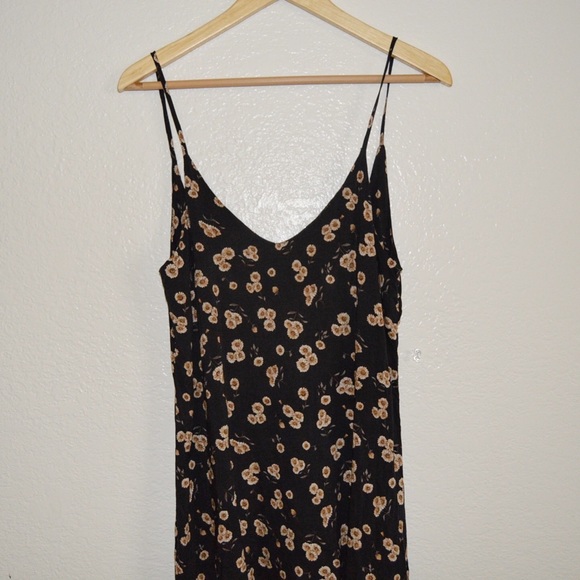 Brandy Melville Dresses & Skirts - Lynette Slip Dress- Floral