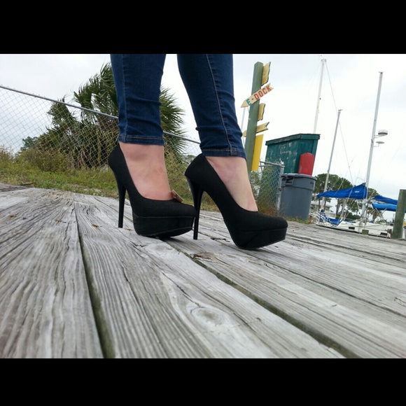 Forever 21 Black Platform heels