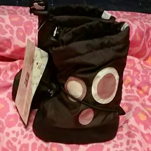 STONZ Booties Toddler Size MEDIUM 6-18mos
