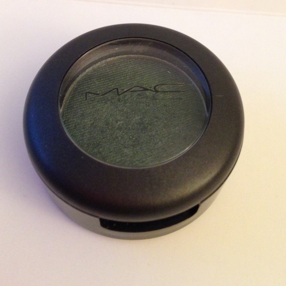 M.A.C. Frost Eyeshadow (Humid)