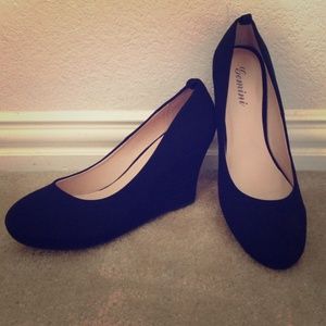 Brand new black wedges!