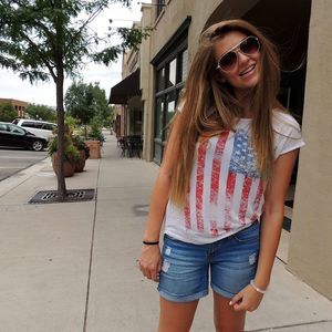 Meet your Posher, Ashlin