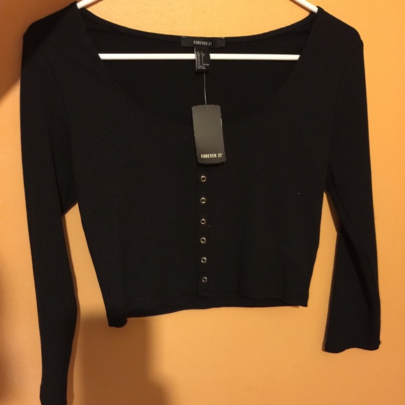 Sold 🚫🚫Forever 21 black long sleeve crop top