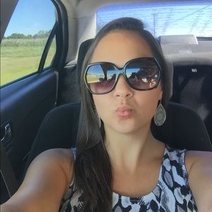 Meet your Posher, Stephanie