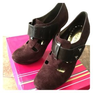 BCBG gorgeous platform booties😍