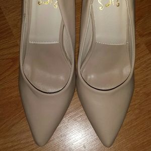 Beryl Sz6 Tan Pumps