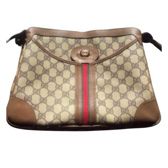 IN VOGUE VINTAGE GUCCI MONOGRAM CROSSBODY