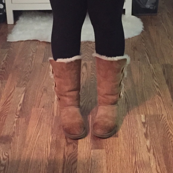 Chestnut Bailey Button Ugg Boots - Picture 2 of 4