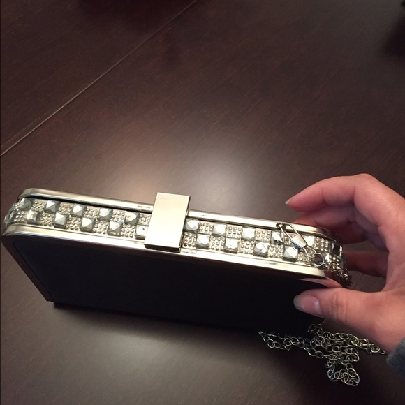 Clutch - Picture 4 of 4