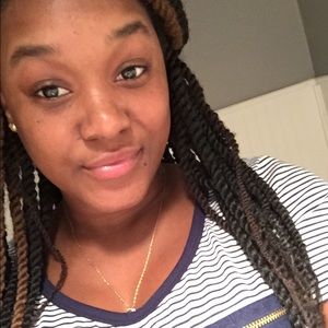 Meet your Posher, Mikayla