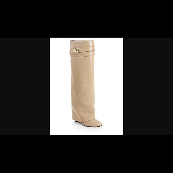 Wedge boots